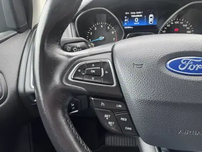 Ford Focus 2015 - 9990 EUR, 123000 km - AUTO.MOTO.pt - 123000km - foto 16 de 31