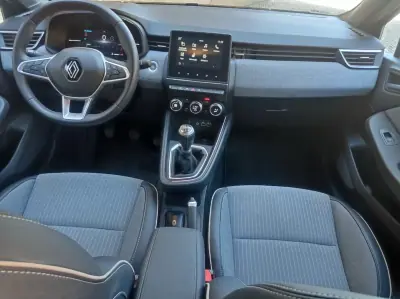 Renault Clio 2024 - 16850 EUR, 23500 km - AUTO.MOTO.pt - 23500km - foto 11 de 15