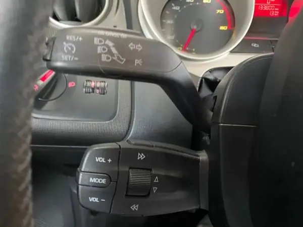 SEAT Ibiza 2011 - 7490 EUR, 134000 km - AUTO.MOTO.pt - 134000km - foto 29 de 34