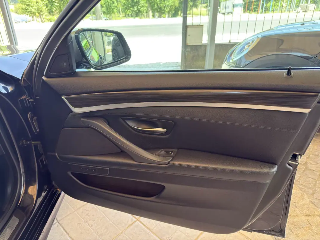 BMW M550d 2013 - 27950 EUR, 124744 km - 124744km - foto 52 de 53
