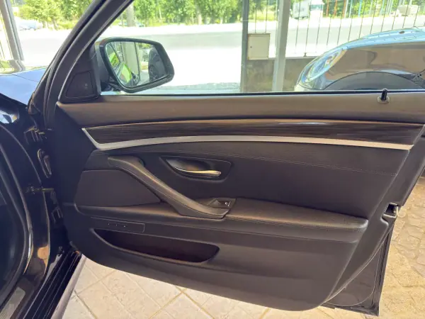 BMW M550d 2013 - 27950 EUR, 124744 km - AUTO.MOTO.pt - 124744km - foto 52 de 53