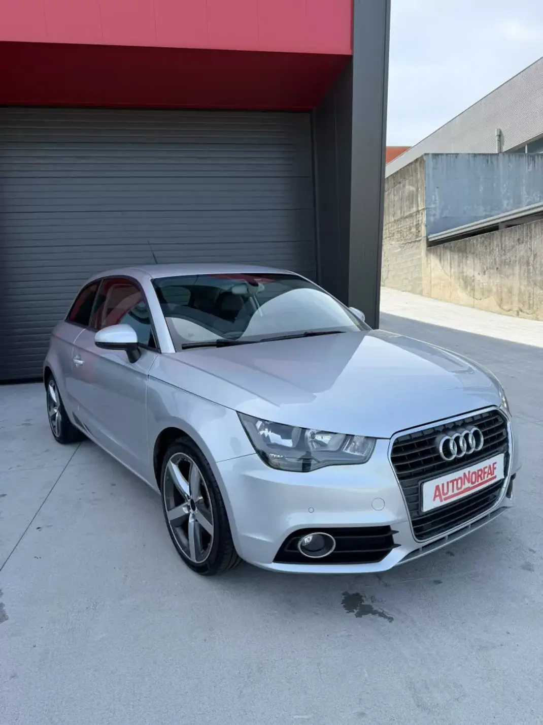 Audi A1 2012 - 10000 EUR, 252568 km - 252568km - foto 7 de 17