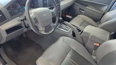 Jeep Grand Cherokee 2005 - 19900 EUR, 267367 km - 267367km - foto 35 de 52