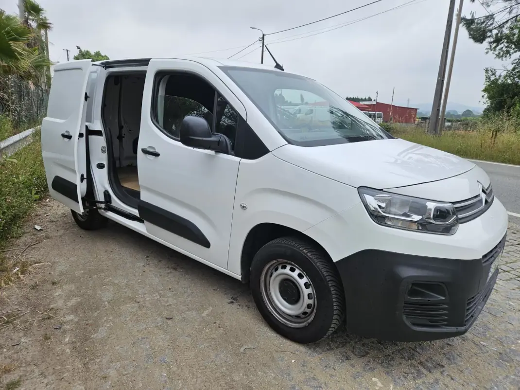 Citroën BERLINGO VAN XL 1.5 BLUE HDI 3 LUGARES 2020 - 9750 EUR, 87000 km - AUTO.MOTO.pt - 87000km - foto 6 de 8