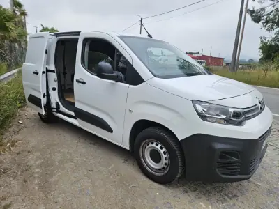 Citroën BERLINGO VAN XL 1.5 BLUE HDI 3 LUGARES 2020 - 9750 EUR, 87000 km - AUTO.MOTO.pt - 87000km - foto 6 de 8