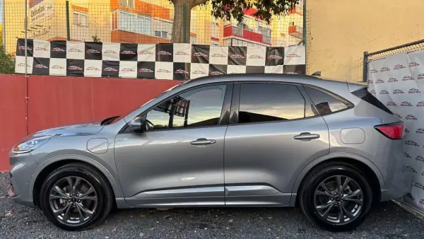 Ford Kuga 2022 - 23900 EUR, 98500 km - AUTO.MOTO.pt - 98500km - foto 3 de 12