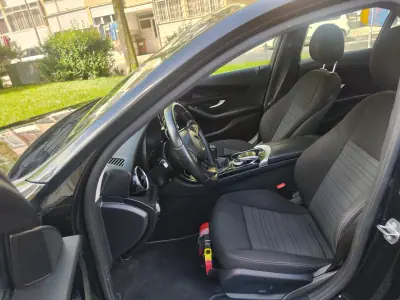 Mercedes-Benz C 200 2017 - 18980 EUR, 136500 km - AUTO.MOTO.pt - 136500km - foto 11 de 40