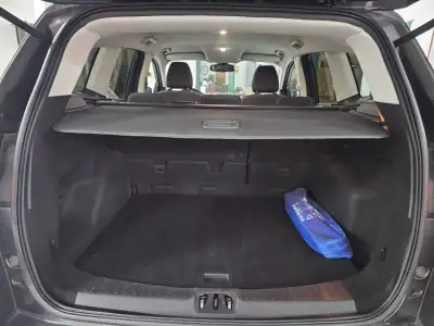 Ford Kuga 2017 - 16500 EUR, 105904 km - AUTO.MOTO.pt - 105904km - foto 9 de 11