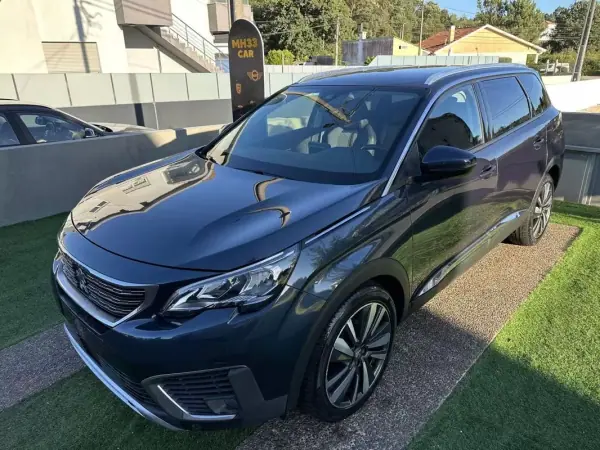 Peugeot 5008 2018 - 14900 EUR, 220000 km - AUTO.MOTO.pt - 220000km - foto 6 de 60