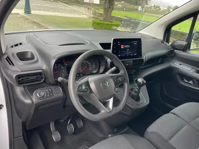 Opel Combo 2022 - 14450 EUR, 90000 km - AUTO.MOTO.pt - 90000km - foto 17 de 37