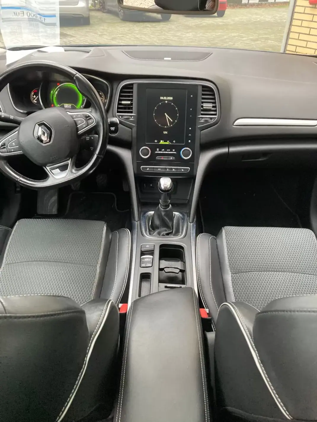 Renault Mégane Sport Tourer 2017 - 13900 EUR, 218321 km - AUTO.MOTO.pt - 218321km - foto 21 de 21