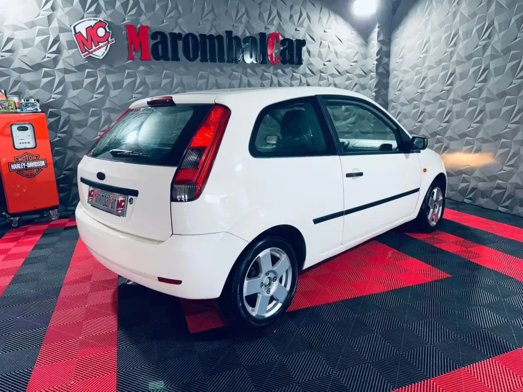 Ford Fiesta 1.4 TDCI 2003 - 1890 EUR, 229864 km - 229864km - foto 4 de 25