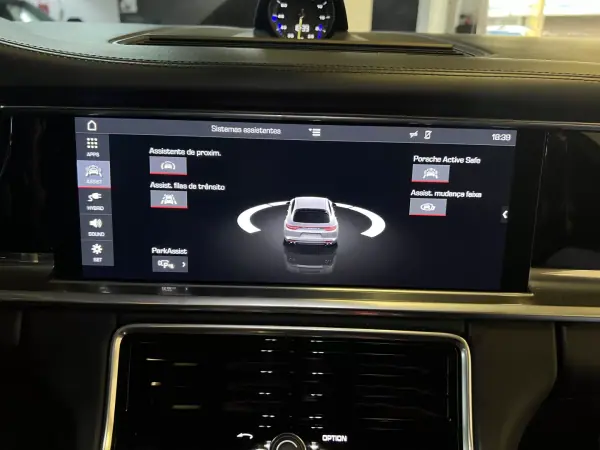 Porsche Panamera Sport Turismo 2020 - 74990 EUR, 120000 km - AUTO.MOTO.pt - 120000km - foto 30 de 56