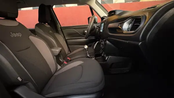 Jeep Renegade 2023 - 18900 EUR, 64000 km - AUTO.MOTO.pt - 64000km - foto 11 de 12