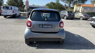 Smart Fortwo Cabrio 2018 - 10490 EUR, 55157 km - AUTO.MOTO.pt - 55157km - foto 8 de 40