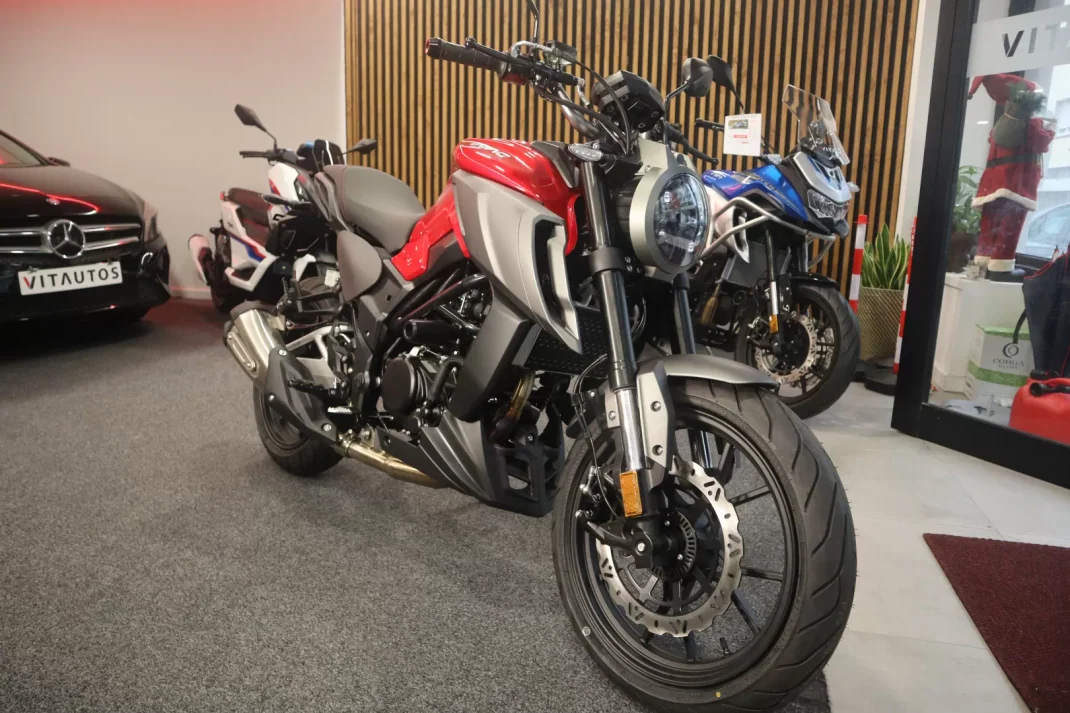 2026 - 3550 EUR, 1 km - AUTO.MOTO.pt - 1km - foto 4 de 12