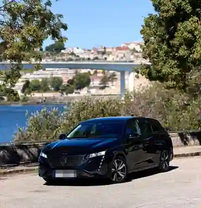 Peugeot 308 SW 2022 — foto 2 de 15