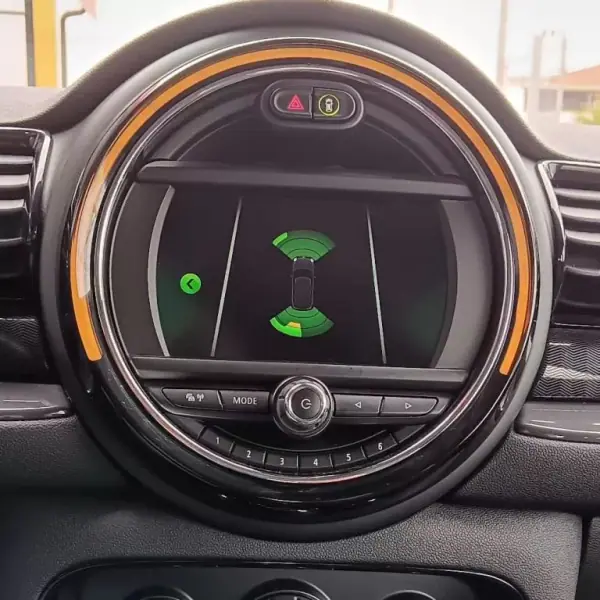 MINI Clubman 2018 — foto 2 de 33