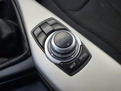 BMW 116 2014 - 11990 EUR, 180000 km - AUTO.MOTO.pt - 180000km - foto 27 de 32