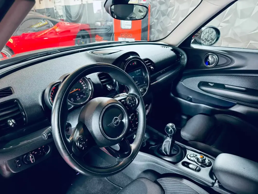 MINI Clubman 2018 - 15990 EUR, 99835 km - AUTO.MOTO.pt - 99835km - foto 19 de 29