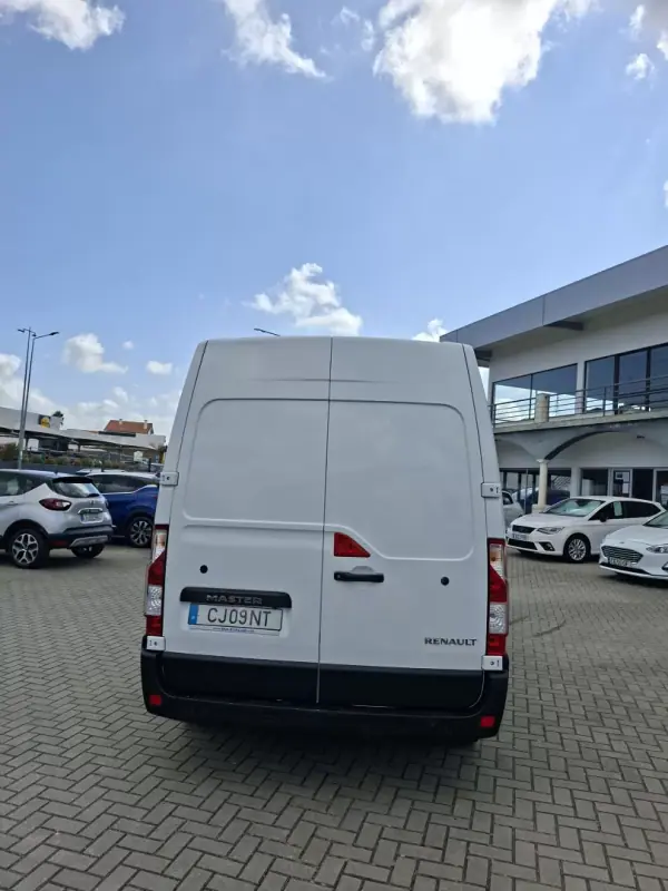 Renault Master 2024 - 23000 EUR, 66500 km - AUTO.MOTO.pt - 66500km - foto 7 de 17