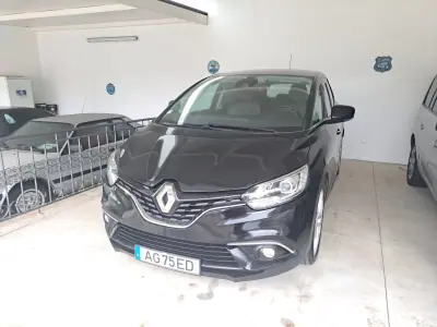 Renault Scénic 2017 - 9980 EUR, 262136 km - AUTO.MOTO.pt - 262136km - foto 2 de 39