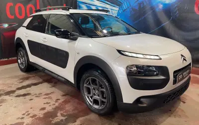Citroën C4 Cactus 2017 - 10750 EUR, 58000 km - AUTO.MOTO.pt - 58000km - foto 8 de 37