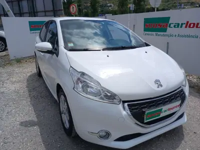 Peugeot 208 2014 - 7350 EUR, 85491 km - AUTO.MOTO.pt - 85491km - foto 5 de 25
