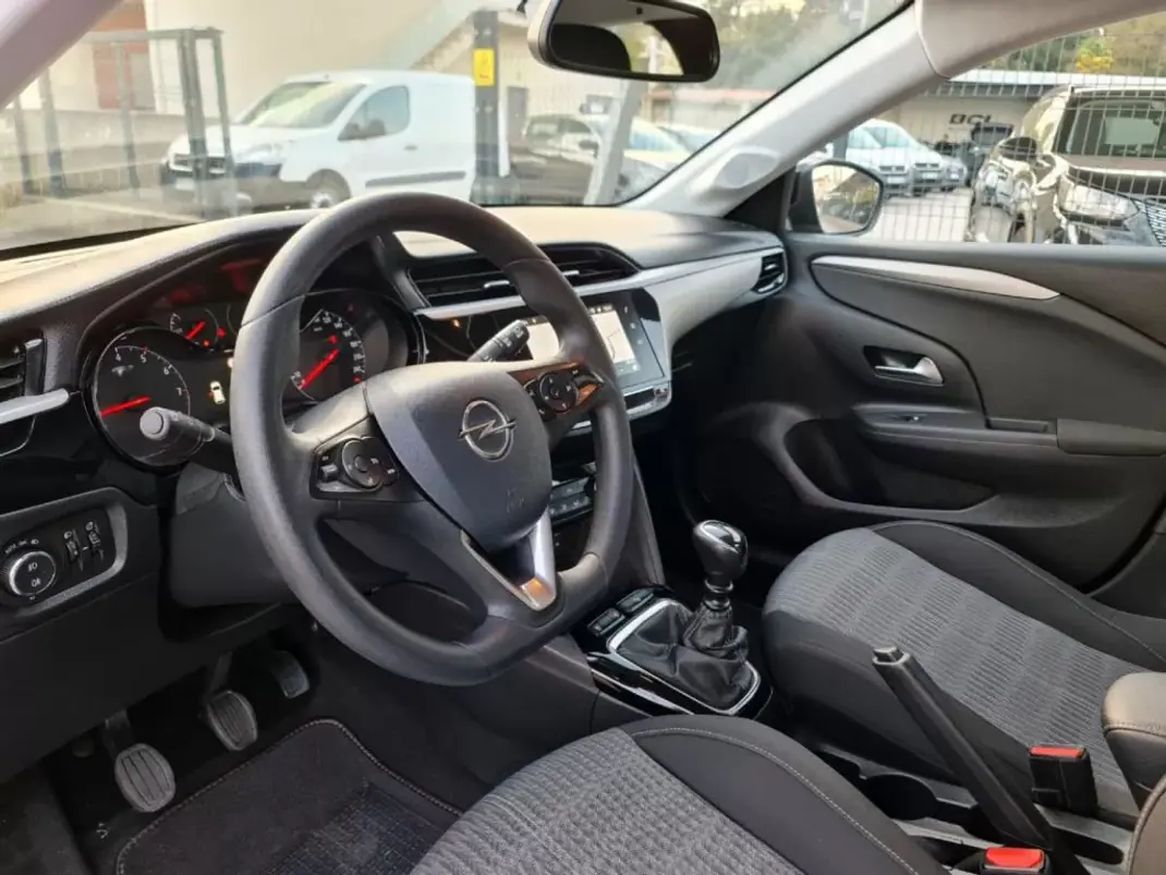 Opel Corsa 2020 - 15990 EUR, 140000 km - AUTO.MOTO.pt - 140000km - foto 12 de 31