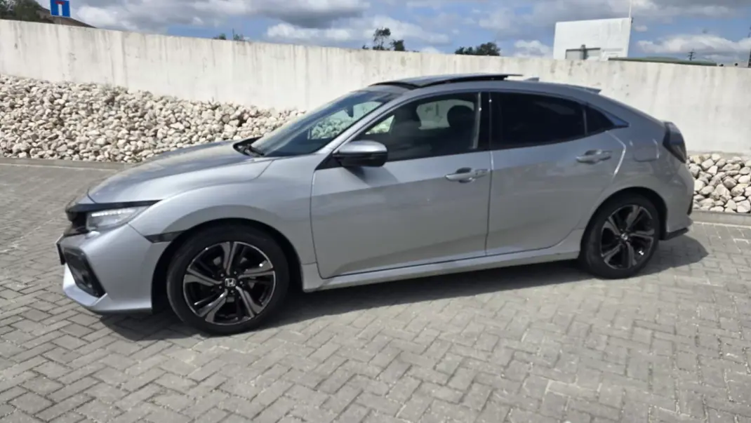 Honda Civic 2017 - 17950 EUR, 128483 km - AUTO.MOTO.pt - 128483km - foto 8 de 30