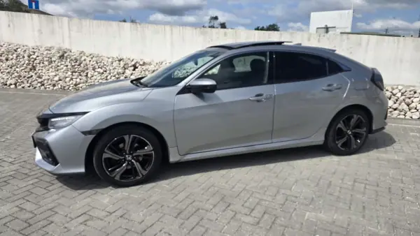 Honda Civic 2017 - 17950 EUR, 128483 km - AUTO.MOTO.pt - 128483km - foto 8 de 30