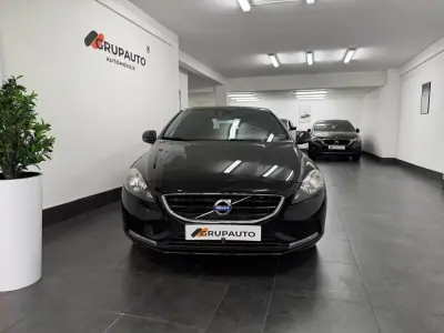 Volvo V40 2015 - 11990 EUR, 151000 km - 151000km - foto 2 de 29
