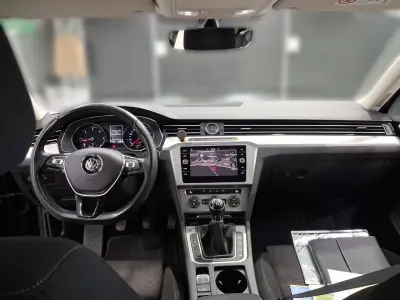 Volkswagen Passat Variant 2019 - 17999 EUR, 143121 km - AUTO.MOTO.pt - 143121km - foto 5 de 8