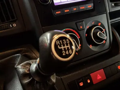 Peugeot Partner L2 caixa automática 130cv 2022 - 16990 EUR, 170100 km - AUTO.MOTO.pt - 170100km - foto 21 de 26