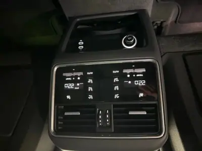 Porsche Cayenne Coupé 2020 - 68800 EUR, 146000 km - AUTO.MOTO.pt - 146000km - foto 15 de 20