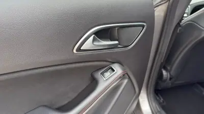 Mercedes-Benz CLA 200 2017 - 21800 EUR, 181000 km - AUTO.MOTO.pt - 181000km - foto 51 de 55