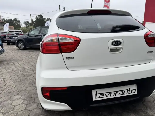 Kia Rio 2016 - 9500 EUR, 113000 km - AUTO.MOTO.pt - 113000km - foto 26 de 40