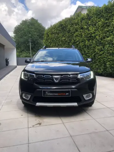 Dacia Sandero 2018 - 9900 EUR, 121000 km - AUTO.MOTO.pt - 121000km - foto 2 de 30