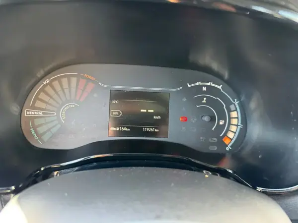 Dacia Spring 2023 - 12900 EUR, 119260 km - AUTO.MOTO.pt - 119260km - foto 14 de 26