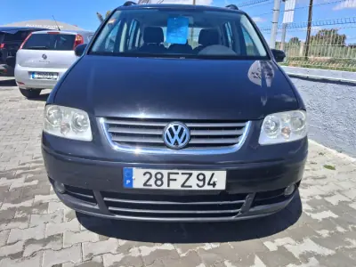 Volkswagen Touran 2005 - 4900 EUR, 247000 km - AUTO.MOTO.pt - 247000km - foto 4 de 12
