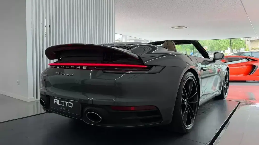 Porsche 911 2019 - 129990 EUR, 76079 km - AUTO.MOTO.pt - 76079km - foto 12 de 24