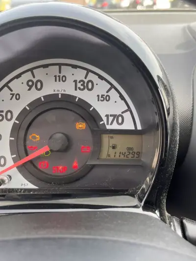 Toyota Aygo 2011 - 7000 EUR, 114200 km - AUTO.MOTO.pt - 114200km - foto 9 de 16