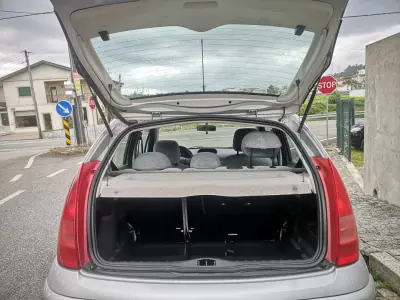 Citroën C3 2004 - 3250 EUR, 145000 km - AUTO.MOTO.pt - 145000km - foto 9 de 16