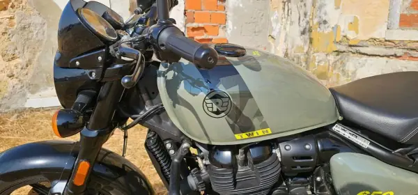 Royal Enfield Shotgum 2024 - 5999 EUR, 5200 km - AUTO.MOTO.pt - 5200km - foto 4 de 33