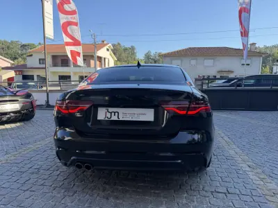 Jaguar XE 2019 - 24500 EUR, 127874 km - AUTO.MOTO.pt - 127874km - foto 6 de 21