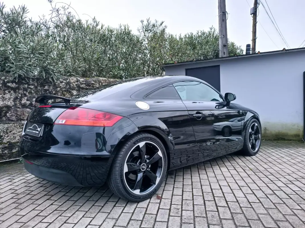 Audi TT Coupé 2009 - 15650 EUR, 187000 km - AUTO.MOTO.pt - 187000km - foto 8 de 8