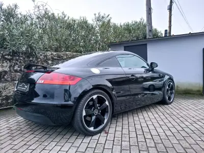 Audi TT Coupé 2009 - 15650 EUR, 187000 km - AUTO.MOTO.pt - 187000km - foto 8 de 8