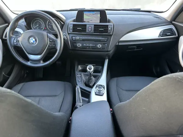 BMW 116 2015 - 12900 EUR, 230000 km - AUTO.MOTO.pt - 230000km - foto 30 de 57