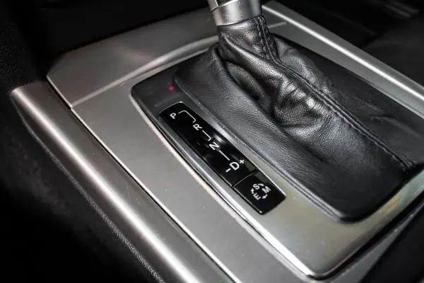 Mercedes-Benz E 250 2010 - 12990 EUR, 273813 km - 273813km - foto 16 de 36