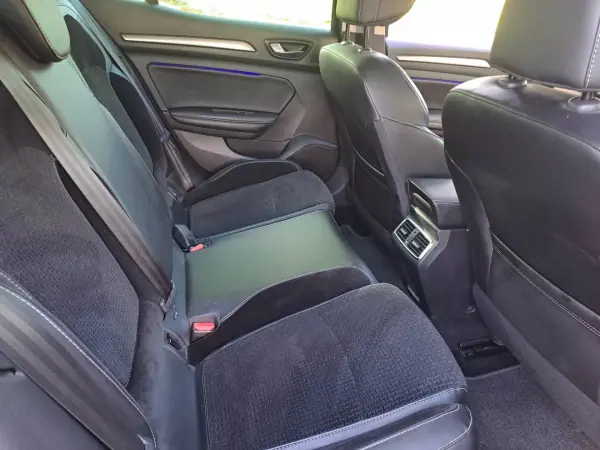 Renault Mégane 2016 - 14000 EUR, 159000 km - AUTO.MOTO.pt - 159000km - foto 17 de 17